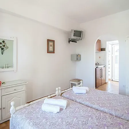 Aparthotel Panos